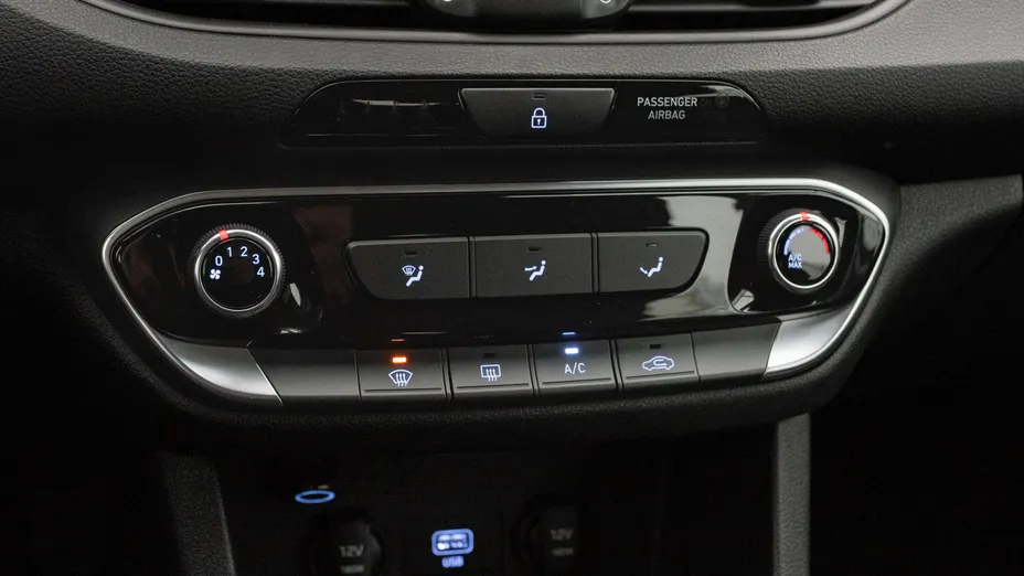 HYUNDAI i30 i30 1.5 DPI Classic +