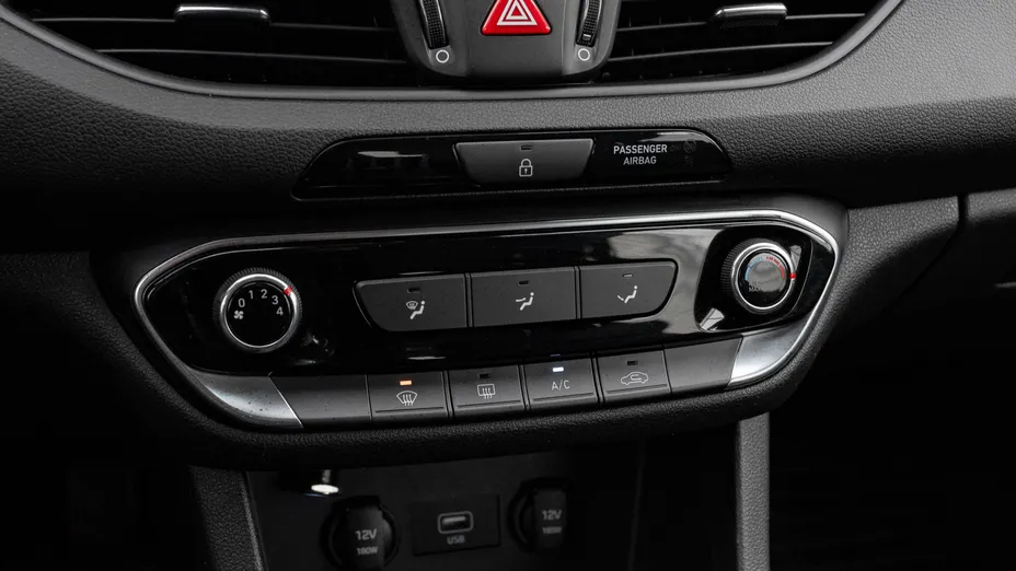 HYUNDAI i30 i30 1.5 DPI Classic +