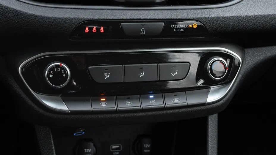 HYUNDAI i30 i30 1.5 DPI Classic +