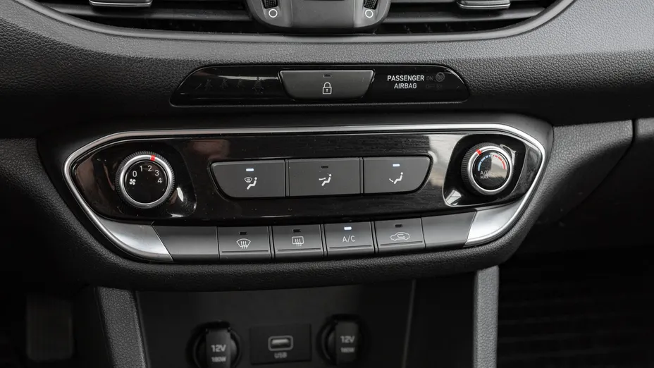 HYUNDAI i30 i30 1.5 DPI Classic +