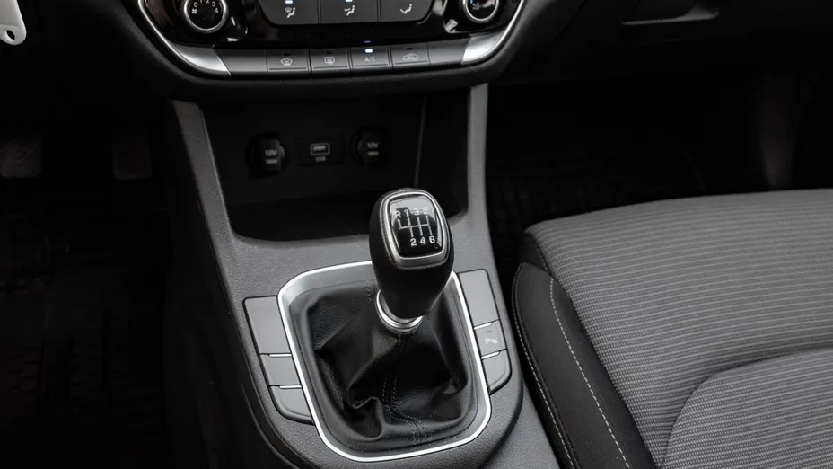 HYUNDAI i30 i30 1.5 DPI Classic +