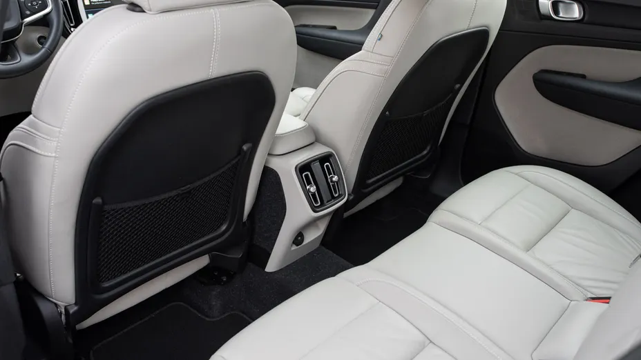 VOLVO XC40 XC40 B3 Plus Bright aut