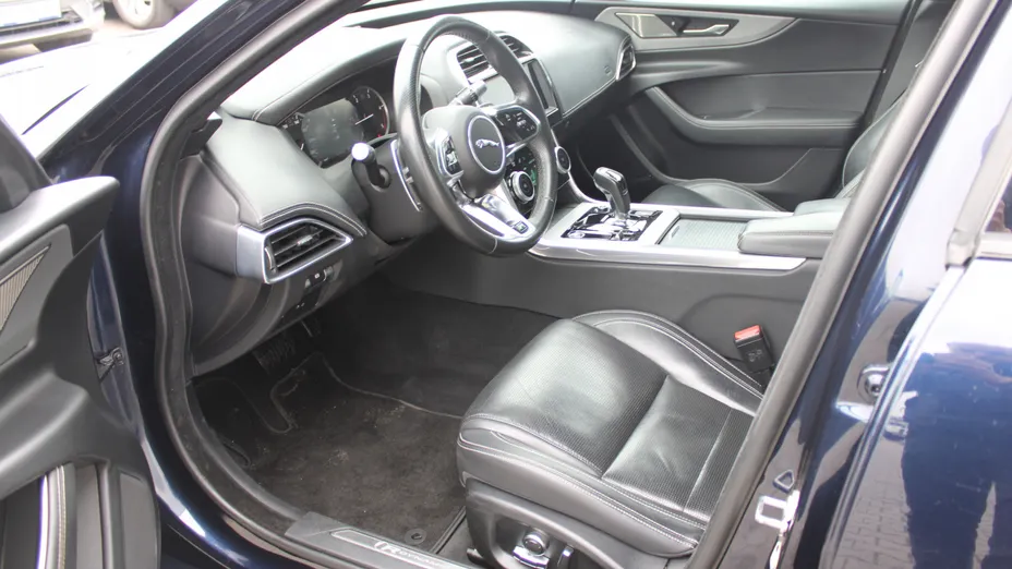 JAGUAR XE XE 2.0 D180 R-Dynamic S aut