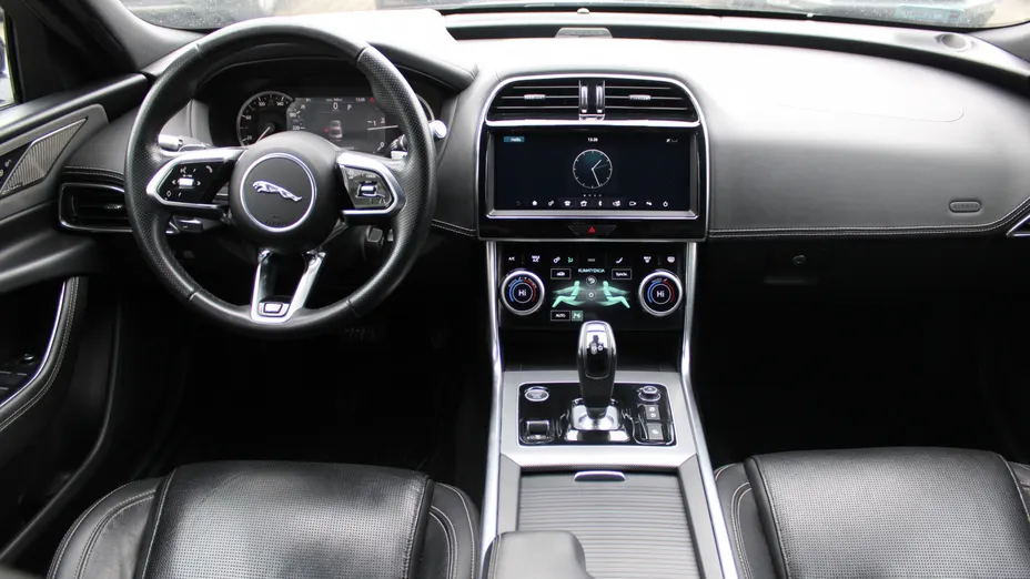 JAGUAR XE XE 2.0 D180 R-Dynamic S aut