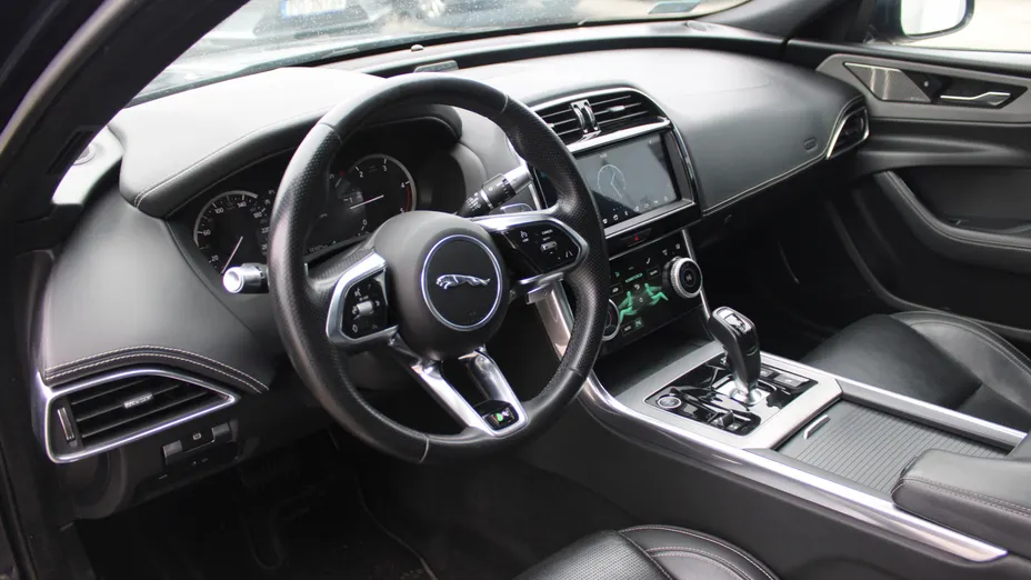 JAGUAR XE XE 2.0 D180 R-Dynamic S aut