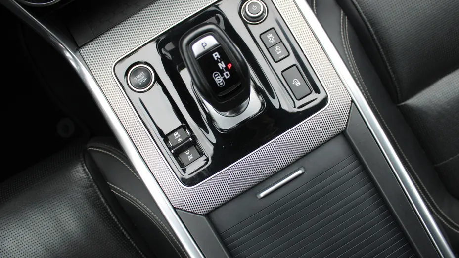 JAGUAR XE XE 2.0 D180 R-Dynamic S aut