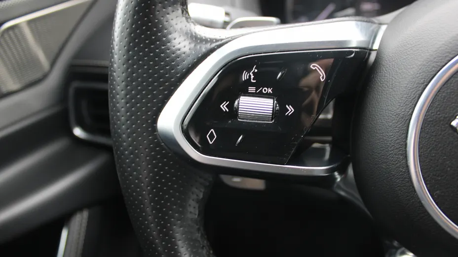 JAGUAR XE XE 2.0 D180 R-Dynamic S aut