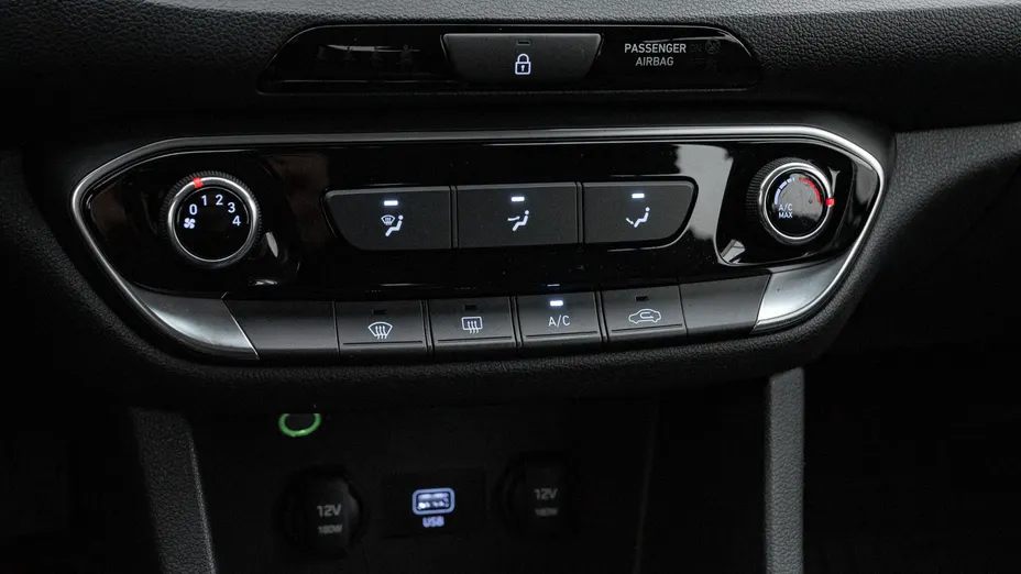 HYUNDAI i30 i30 1.5 DPI Classic +