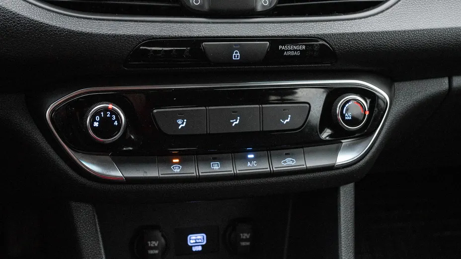 HYUNDAI i30 i30 1.5 DPI Classic +