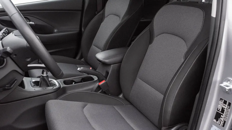 HYUNDAI i30 i30 1.5 DPI Classic +