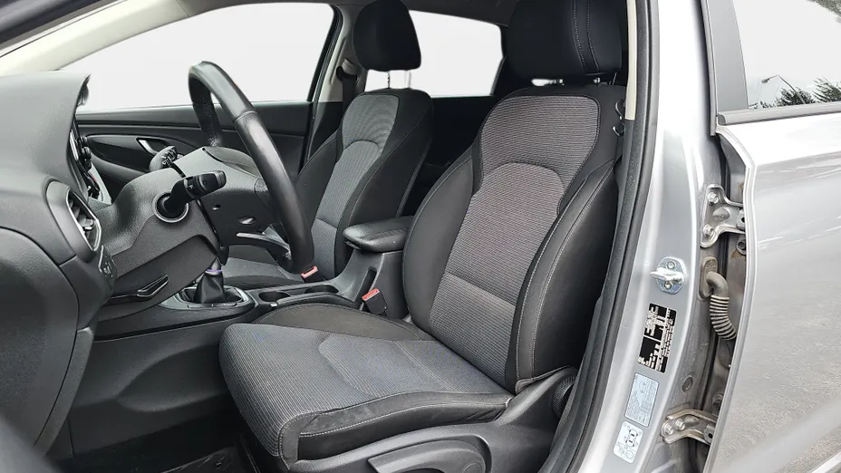 HYUNDAI i30 i30 1.0 T-GDI Modern