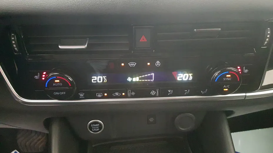 NISSAN Qashqai Qashqai 1.3 DIG-T mHEV N-Connecta Xtronic