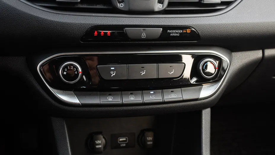 HYUNDAI i30 i30 1.5 DPI Classic +