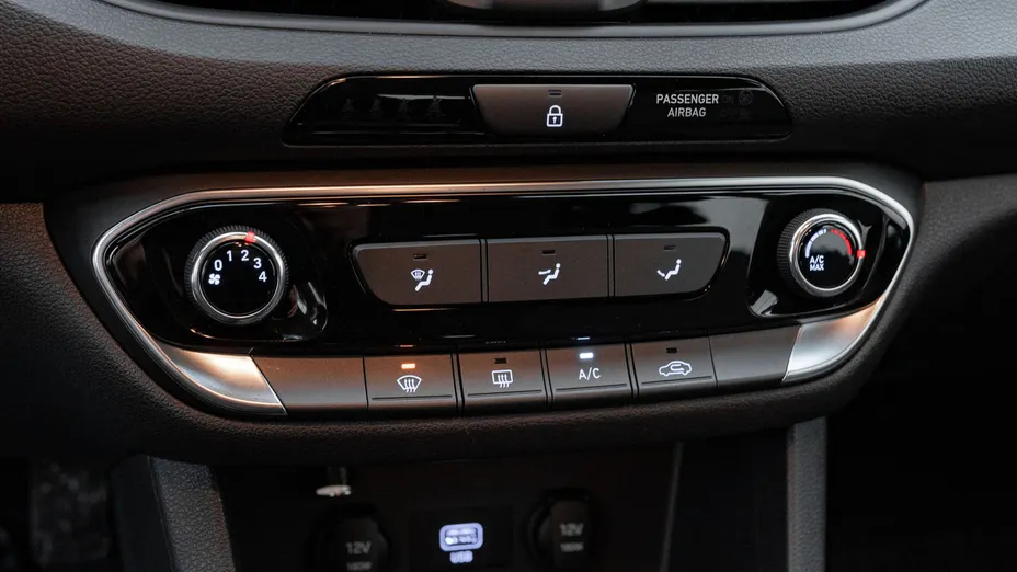 HYUNDAI i30 i30 1.5 DPI Classic +