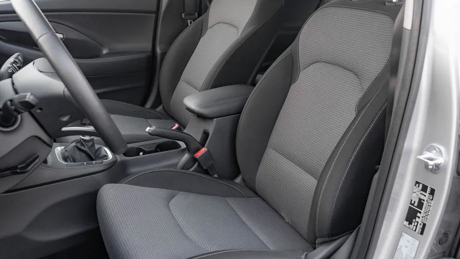 HYUNDAI i30 i30 1.5 DPI Classic +