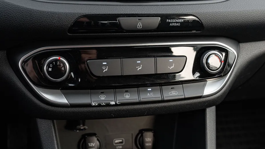 HYUNDAI i30 i30 1.5 DPI Classic +