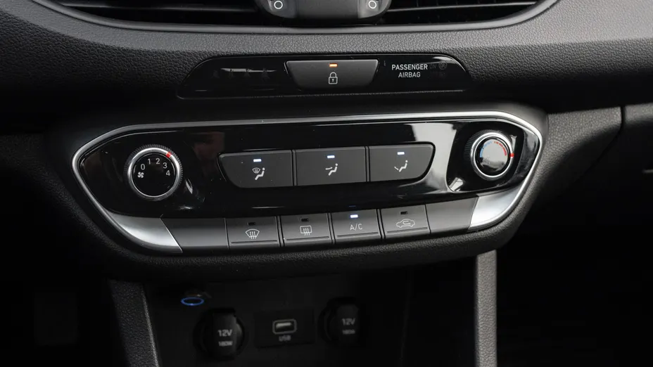 HYUNDAI i30 i30 1.5 DPI Classic +