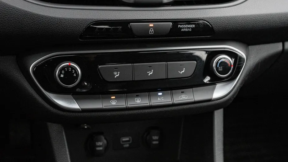 HYUNDAI i30 i30 1.5 DPI Classic +