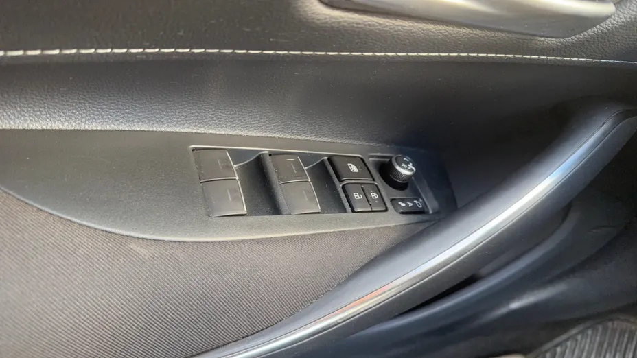 TOYOTA Corolla Corolla 2.0 Hybrid Comfort