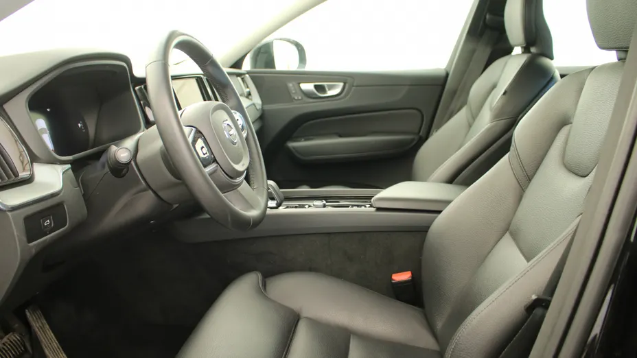 VOLVO XC60 XC60 B4 D Plus Dark aut