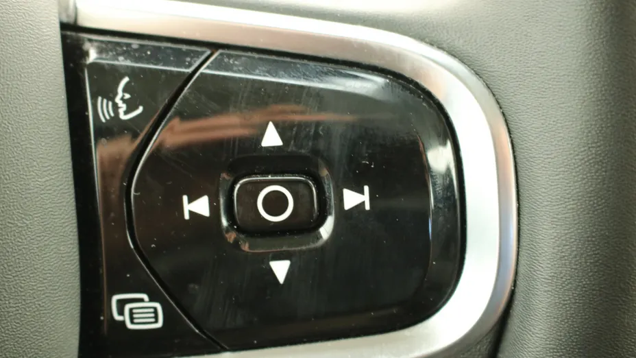 VOLVO XC60 XC60 B4 D Plus Dark aut