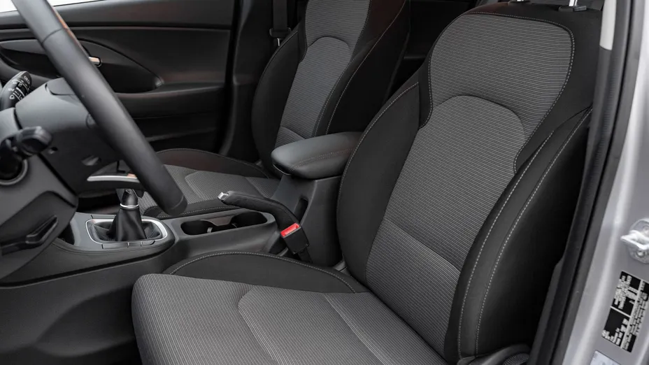 HYUNDAI i30 i30 1.5 DPI Classic +