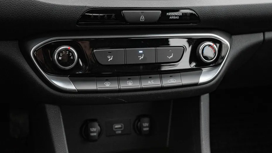 HYUNDAI i30 i30 1.5 DPI Classic +