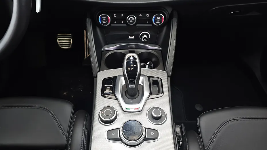 ALFA ROMEO Stelvio Stelvio 2.0 Turbo Veloce Q4 aut
