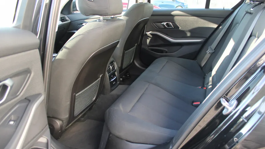 BMW Seria 3 318i aut