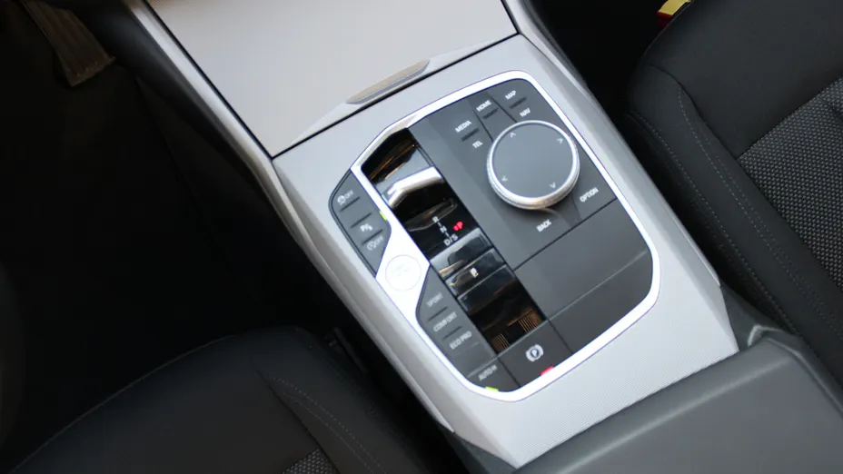 BMW Seria 3 318i aut