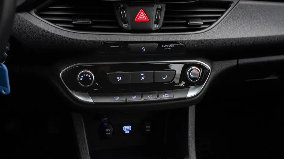 HYUNDAI i30 i30 1.5 DPI Classic +