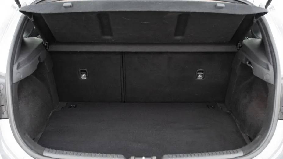 HYUNDAI i30 i30 1.5 DPI Classic +