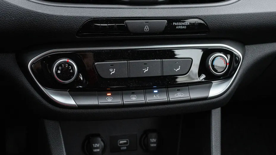 HYUNDAI i30 i30 1.5 DPI Classic +