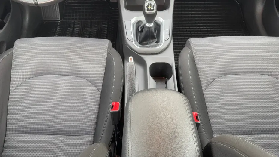 HYUNDAI i30 i30 1.5 DPI Classic +