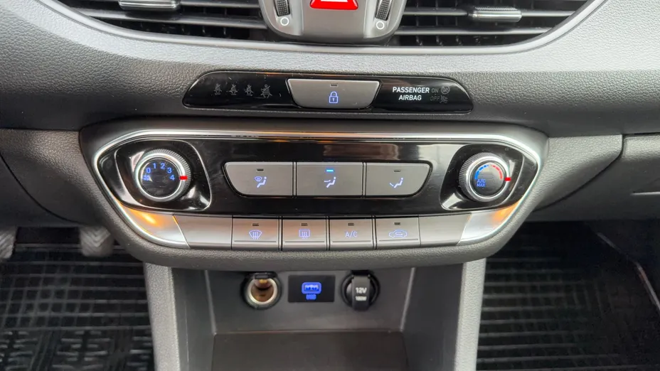 HYUNDAI i30 i30 1.5 DPI Classic +