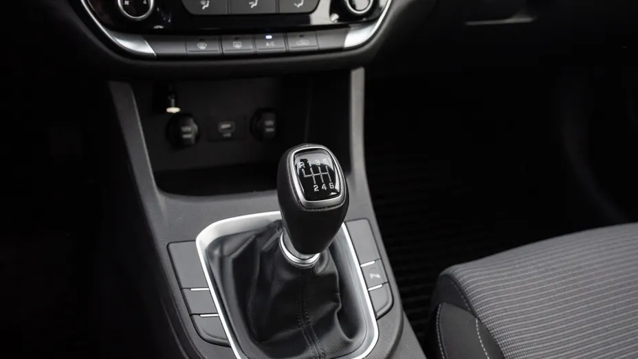 HYUNDAI i30 i30 1.5 DPI Classic +