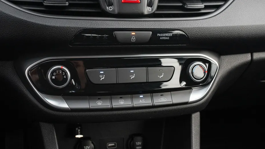 HYUNDAI i30 i30 1.5 DPI Classic +