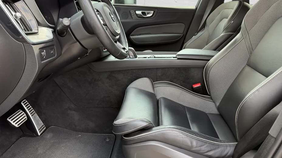 VOLVO XC60 XC60 B4 B Plus Dark aut