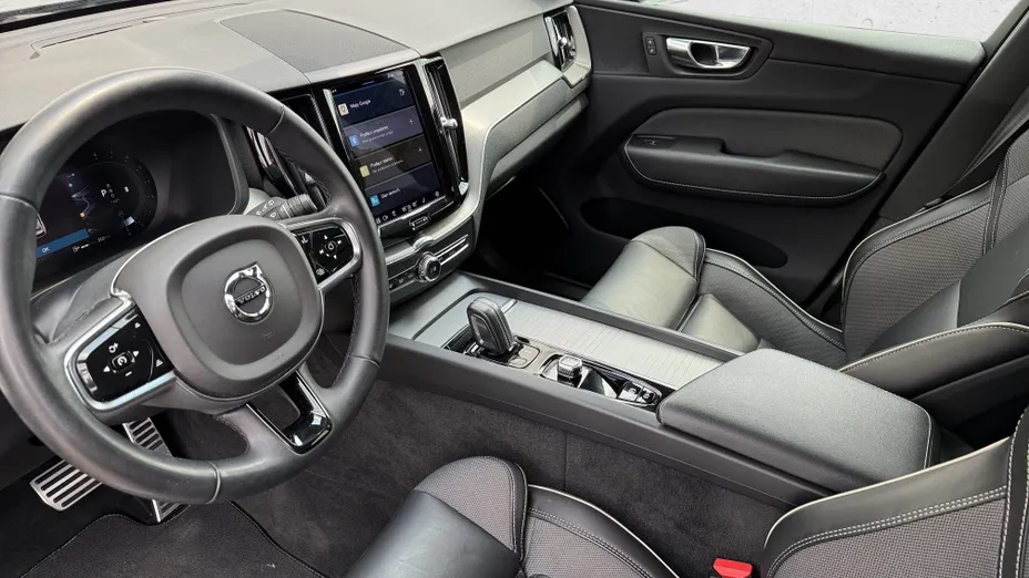 VOLVO XC60 XC60 B4 B Plus Dark aut