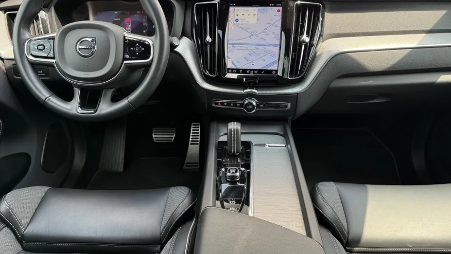 VOLVO XC60 XC60 B4 B Plus Dark aut