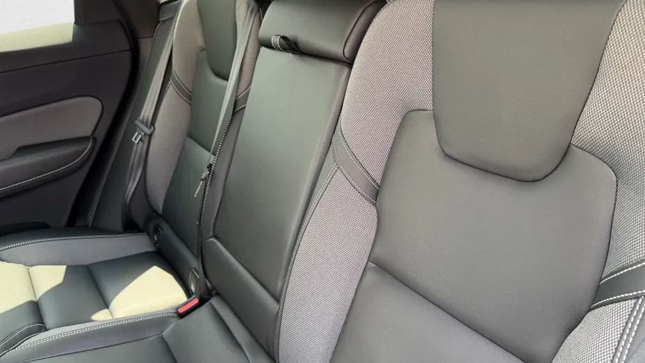 VOLVO XC60 XC60 B4 B Plus Dark aut