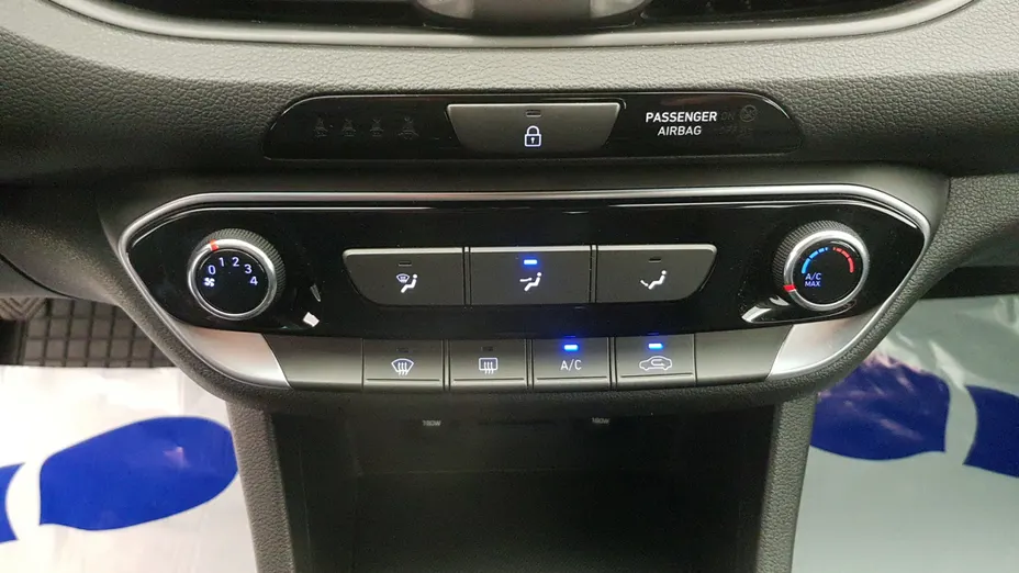 HYUNDAI i30 i30 1.5 DPI Classic +