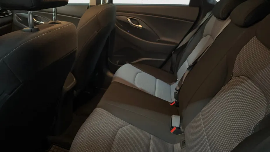 HYUNDAI i30 i30 1.5 DPI Classic +