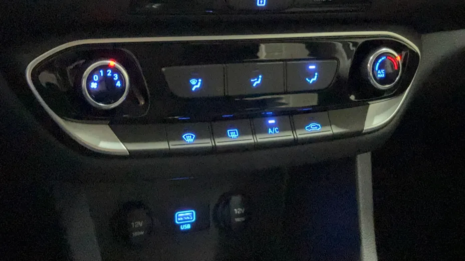 HYUNDAI i30 i30 1.5 DPI Classic +