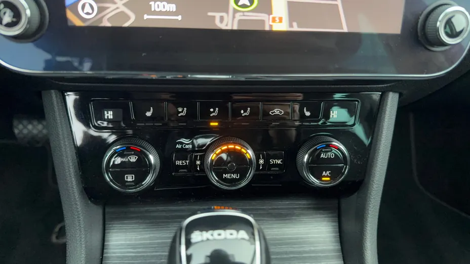 SKODA Superb Superb 2.0 TDI SCR Style DSG