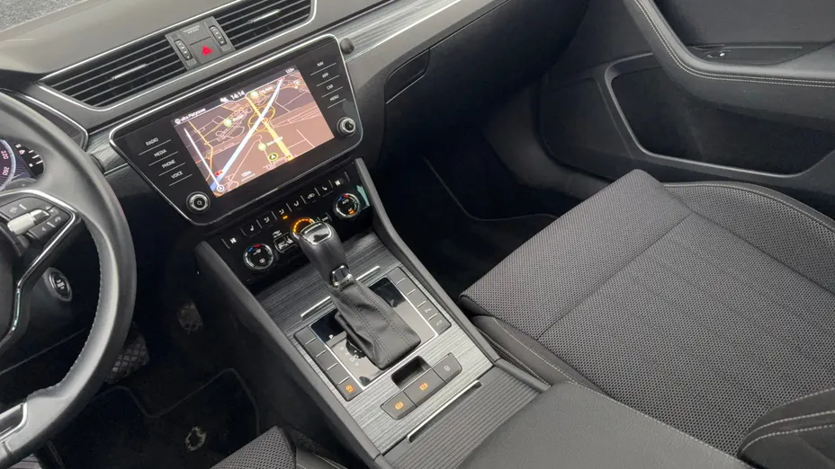 SKODA Superb Superb 2.0 TDI SCR Style DSG