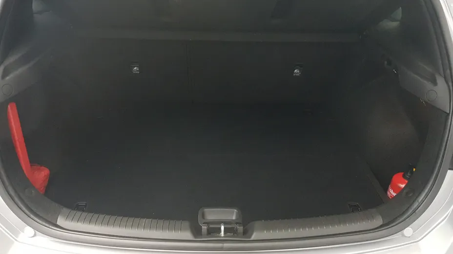 HYUNDAI i30 i30 1.5 DPI Classic +