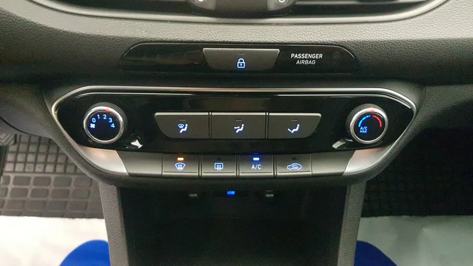 HYUNDAI i30 i30 1.5 DPI Classic +