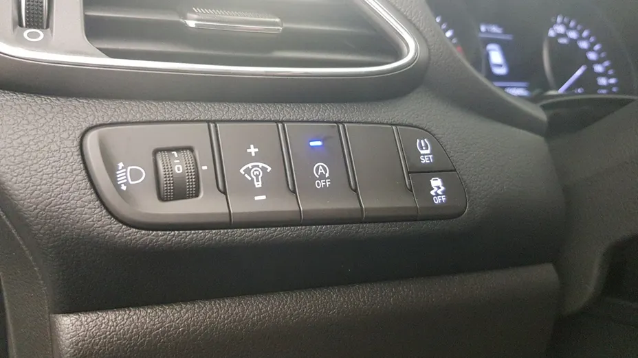 HYUNDAI i30 i30 1.5 DPI Classic +