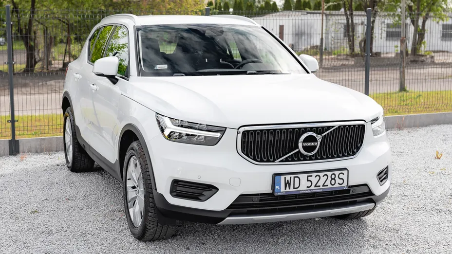 VOLVO XC40 XC40 T3 Momentum Pro aut